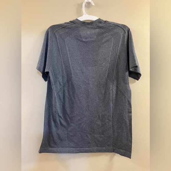 44. Lululemon Metal Vent Tech Short Sleeve - Picture 6 of 16